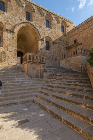 Téléchargez les photos : Monastère de Mardin Deyrulzafaran photos de bâtiments en pierre prises sous différents angles - en image libre de droit