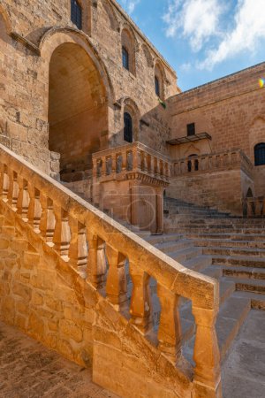 Monastère de Mardin Deyrulzafaran photos de bâtiments en pierre prises sous différents angles