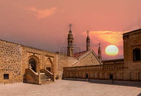 Mardin Midyat district Monastère Mor Gabriel photographies uniques de détails architecturaux prises avec ciel bleu aérien