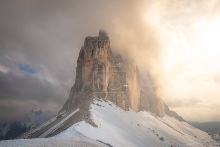 alpes italianos dolomitas parque nacional lago montaña trekking picos tre cime brais lago carezza lago reflejo nubes