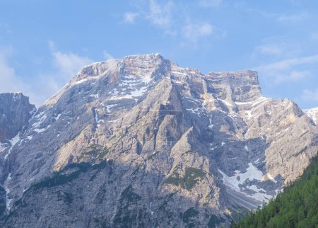 Alpes italiennes dolomites parc national lac montagne trekking pics tre cime brais lac carezza lac reflet nuages