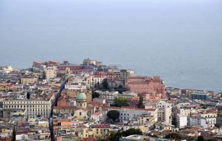 Foto de Vista de la ciudad de Nápoles, Italia, desde la fortaleza Castel Sant Elmo - Imagen libre de derechos