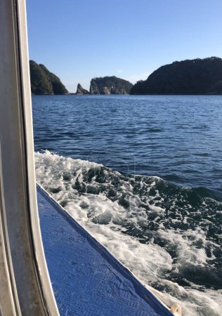 Téléchargez les photos : Vue depuis le ferry le long de la côte de Kii Katsuura, Japon - en image libre de droit