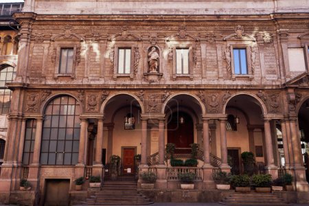 Foto de Milan, Italy Palazzo delle Scuole Palatine - Palace of the Palatine School historic building facade in Piazza Mercanti. - Imagen libre de derechos