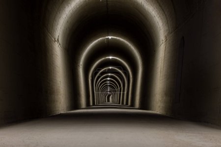 Stary tunel kolejowy między Alcoy i Alicante przekształcony w zielony szlak turystyczny
