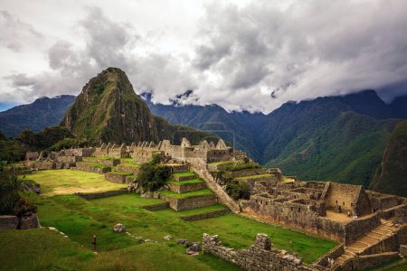 Foto de Vista panorámica de la ciudadela Inca de Machu Picchu. Cusco Perú. - Imagen libre de derechos
