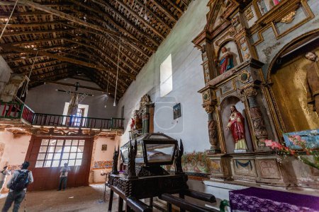 Téléchargez les photos : 22 février 2016 - Huancayo, Pérou : Intérieur de l "église iglesia Chongos Bajo - en image libre de droit