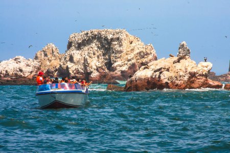 Foto de Islas Ballestas, importante biodiversidad marina y deportes de aventura para el ecoturismo. Paracas Perú, - Imagen libre de derechos