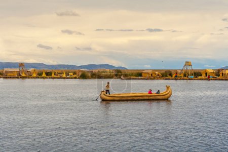 Foto de Barcos de pesca en el lago Titicaca - Imagen libre de derechos