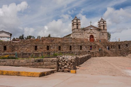 Foto de Iglesia San Juan Bautista de Vilcashuaman, Ayacucho, Perú. Fue construido a finales del siglo XVI. - Imagen libre de derechos