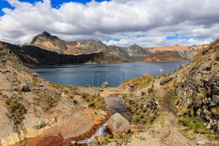 Téléchargez les photos : Beaux paysages dans les lagunes et les montagnes de Huanza, Pérou - en image libre de droit
