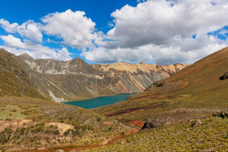 Téléchargez les photos : Beaux paysages dans les lagunes et les montagnes de Huanza, Pérou - en image libre de droit