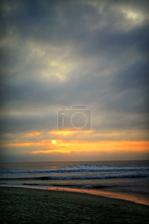 Foto de Hermosa playa al atardecer - Imagen libre de derechos
