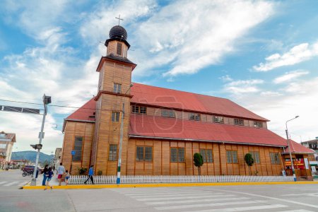 Téléchargez les photos : L'église de l'Oxapampa, Pérou - en image libre de droit