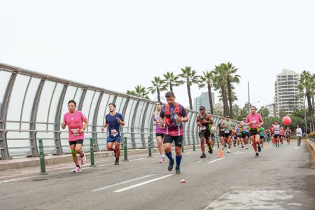 Foto de Lima 42k Maratón,. Atleta compitiendo en mayo 21, 2023 - Imagen libre de derechos