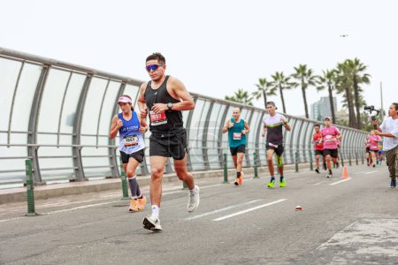 Foto de Lima 42k Maratón,. Atleta compitiendo en mayo 21, 2023 - Imagen libre de derechos