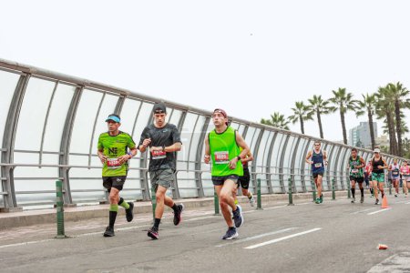 Téléchargez les photos : Marathon Lima 42k,. Athlète en compétition en mai 21, 2023 - en image libre de droit