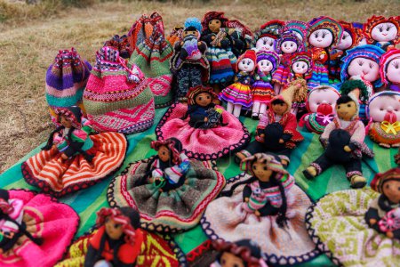 Téléchargez les photos : Artisanat à vendre aux touristes à Cusco Pérou - en image libre de droit