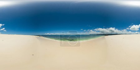 Foto de Playa de arena en Naked Island. Surigao del Sur, Filipinas. VR 360. - Imagen libre de derechos