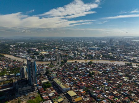 Zona residencial en ribera de la ciudad de Davao. Mindanao, Filipinas.
