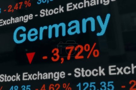Mercado de valores alemán - Pérdida de día alta. Bolsa Ticker Alemania. Fuerte declive del mercado alemán. Signo de porcentaje negativo en rojo. Concepto de bolsa. Ilustración 3D
