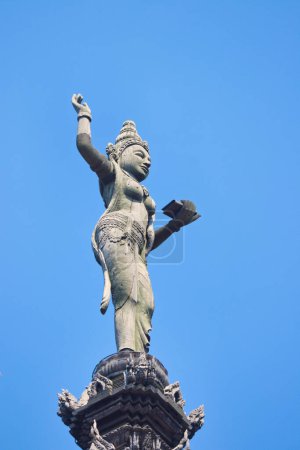 Foto de Tallados de madera de diosa en Santuario de la Verdad, Pattaya, Tailandia - Imagen libre de derechos