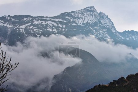 Kongde Ri visto a última hora de la tarde - A 6187 metros, es uno de los picos más importantes visibles desde Namche Bazaar en Nepal