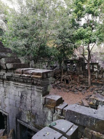 Téléchargez les photos : Beng Mealea, temple de la jungle, l'un des temples les plus mystérieux d'Angkor, Cambodge. - en image libre de droit