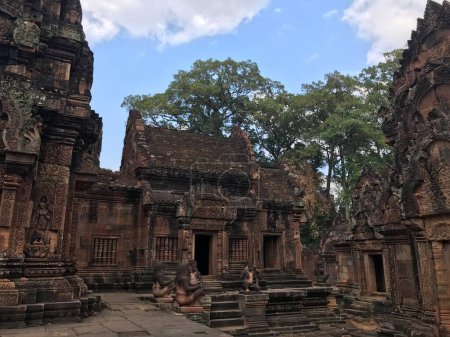 Téléchargez les photos : Lieu historique du Cambodge, Banteay Srei, Lady Temple. - en image libre de droit
