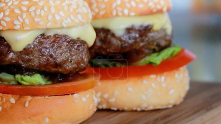 Téléchargez les photos : Wagyu Mini Burger, Lanterne au Fullerton Bay Hotel Singapour. - en image libre de droit