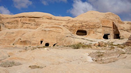 Foto de Djinn Bloquea Tumba dentro de la ciudad rocosa de Petra, Jordania. - Imagen libre de derechos
