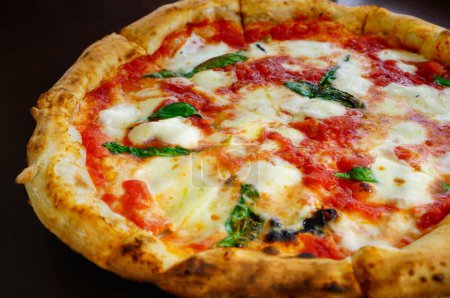 Pizza Margherita(Neapolitan pizza)