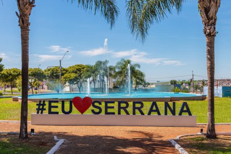 Foto de Serrana, So Paulo, Brasil - 24 de abril de 2022: Inscripción I Love Serrana, tourism, countryside of Sao Paulo. - Imagen libre de derechos