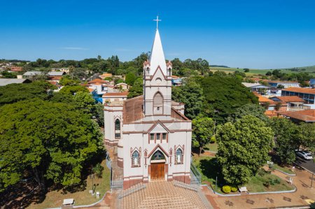Téléchargez les photos : Serra Azul, So Paulo, Brésil - 24 avril 2022 : Divine paroisse Saint-Esprit Serra Azul. - en image libre de droit