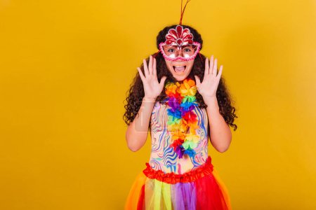 Photo for Caucasian, brazilian girl dressed for carnival. surprised, wow, incredible, unbelievable. - Royalty Free Image