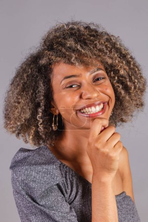 Photo for Brazilian black woman, beautiful, close-up photo. smiling, extremely happy. - Royalty Free Image