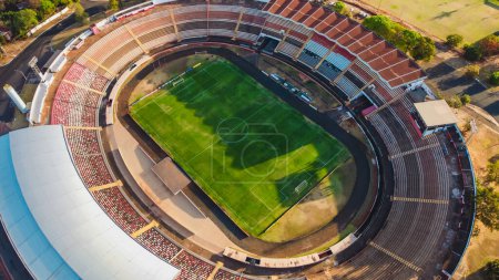 Foto de Ribeiro Preto, So Paulo / Brasil - 09 de agosto de 2021: Imagen aérea del estadio Santa Cruz Botafogo - Imagen libre de derechos