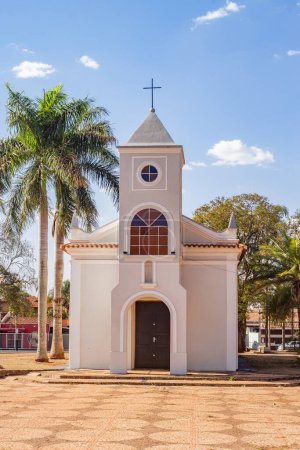 Foto de Madre Iglesia de la ciudad de Pradpolis, Así Paulo. Vertical - Imagen libre de derechos
