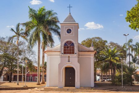 Foto de Madre Iglesia de la ciudad de Pradpolis, So Paulo. - Imagen libre de derechos