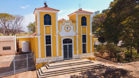 Téléchargez les photos : Lus Antonio So Paulo, Brésil - 09 août 2021 : Eglise paroissiale de Santa Luzia dans la ville de Lus Antonio - en image libre de droit