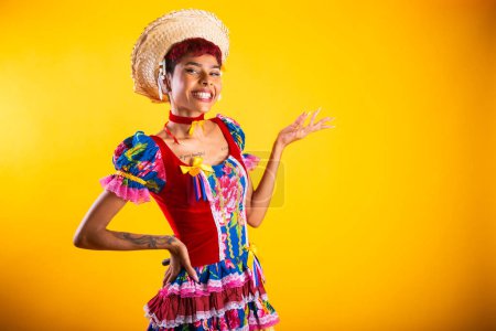 femme brésilienne avec des vêtements de festa junina. Arraial, fête de Saint-Jean. Présentation de.