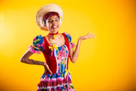 Foto de Mujer brasileña con ropa de fiesta junina. Arraial, Fiesta de San Juan. Introducción. - Imagen libre de derechos