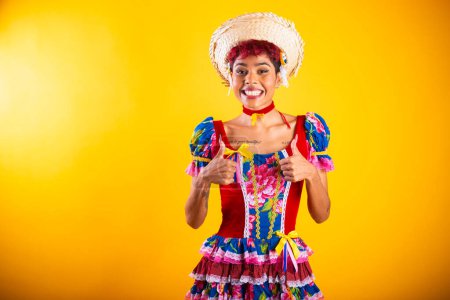 Téléchargez les photos : Femme brésilienne avec des vêtements de festa junina. Arraial, fête de Saint-Jean. comme. - en image libre de droit