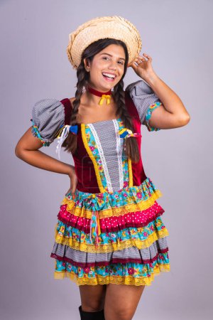 Foto de Mujer brasileña, ropa de fiesta junina, comparecencia, festa de so joo. Retrato vertical - Imagen libre de derechos