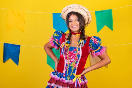 Téléchargez les photos : Femme brésilienne avec des vêtements de festa de so joo, festa junina. - en image libre de droit
