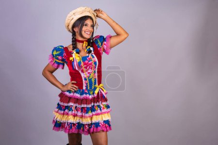 Foto de Mujer brasileña con ropa de festa de so joo, festa junina. - Imagen libre de derechos