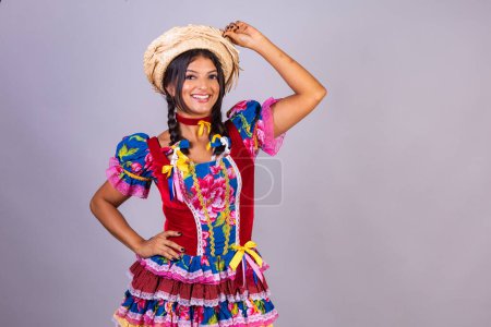 Foto de Mujer brasileña con ropa de festa de so joo, festa junina. - Imagen libre de derechos