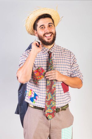 Foto de Hombre brasileño vistiendo ropa de fiesta junina. - Imagen libre de derechos