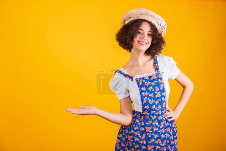Téléchargez les photos : Femme brésilienne avec des vêtements de festa junina, arraial, festa de so joo. - en image libre de droit