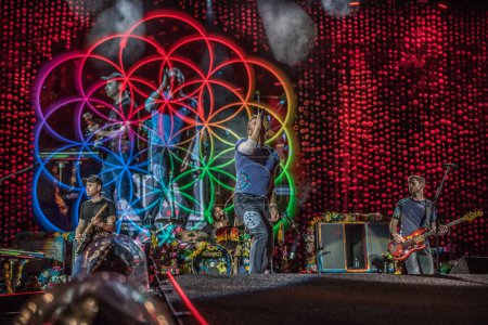 Téléchargez les photos : Coldplay en concert au Hard Rock Stadium à Miami - en image libre de droit